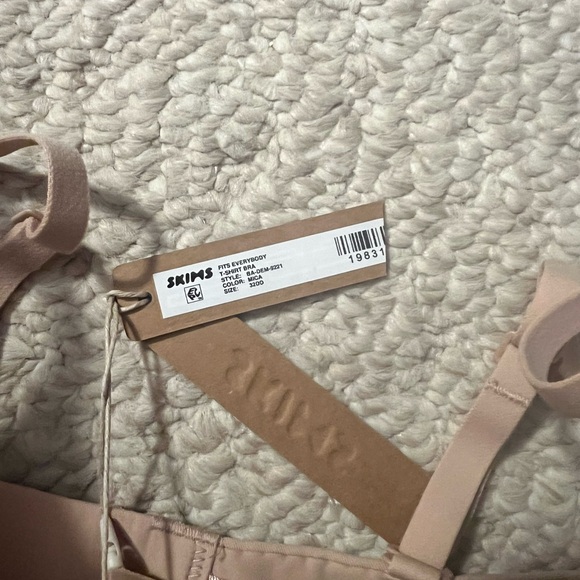 Skims Fits Everybody T-shirt bra Seamless mica Bra 32DD 32E - Picture 3 of 8